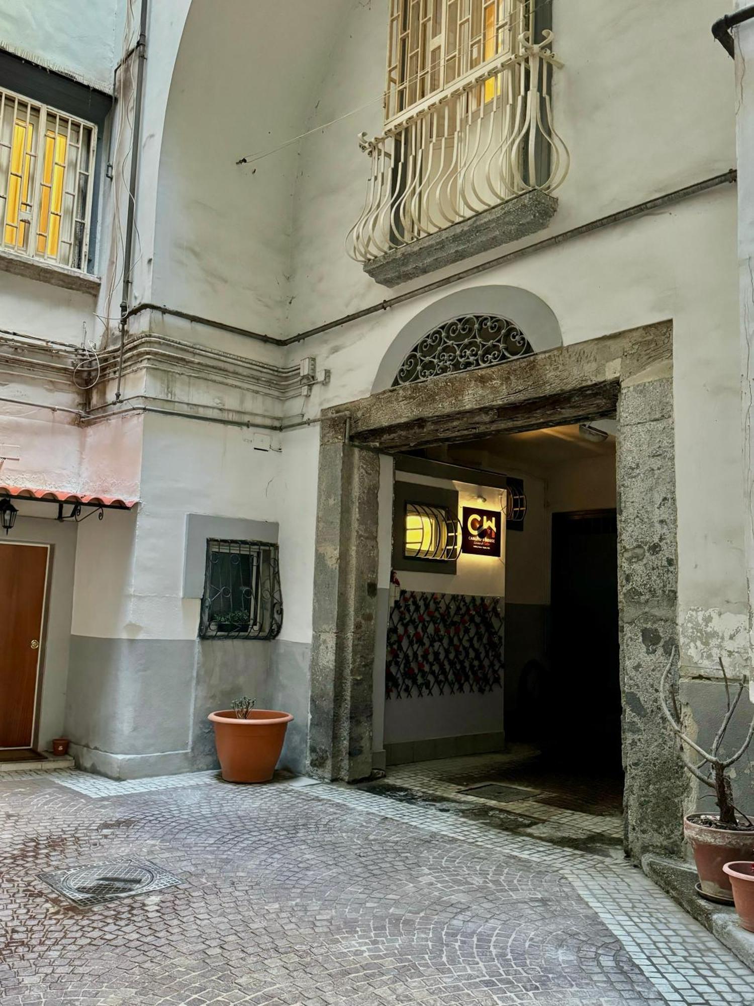 شقة Carlito'S House- Un'Intera Casa Al Centro Storico نابولي المظهر الخارجي الصورة